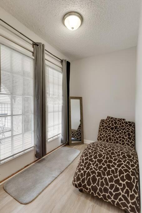 Lovely 2 Bdr Condo With Balcony 2M To Broadway Nashville Buitenkant foto