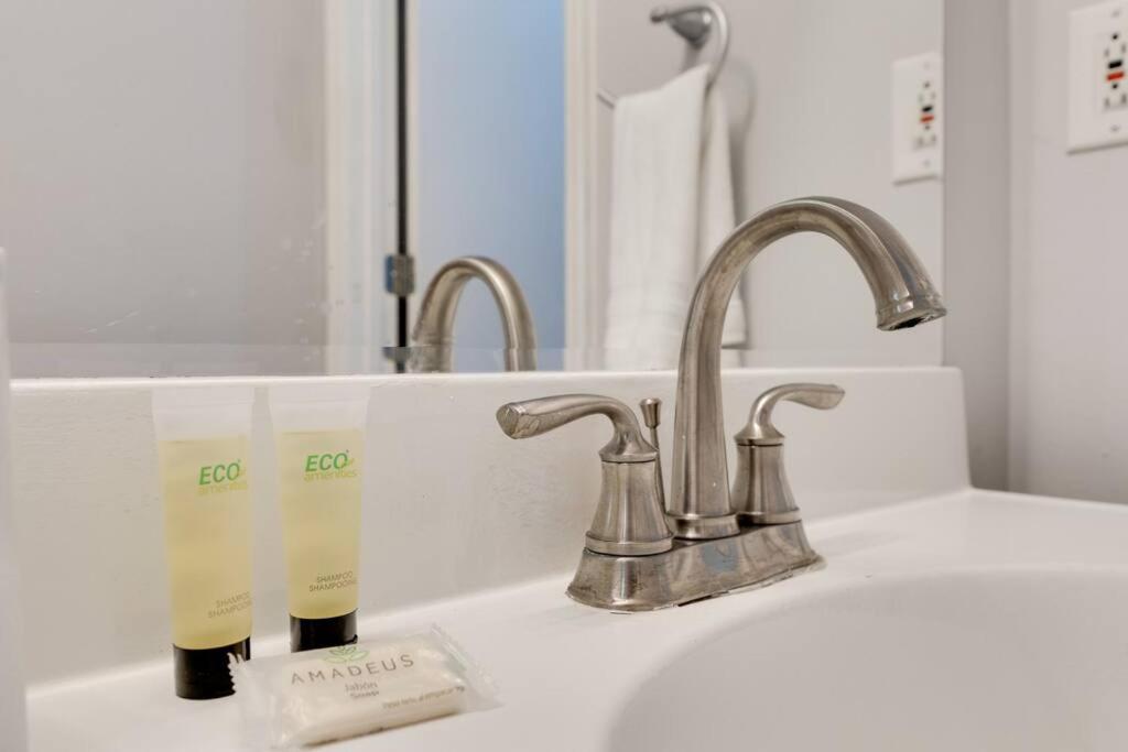 Lovely 2 Bdr Condo With Balcony 2M To Broadway Nashville Buitenkant foto