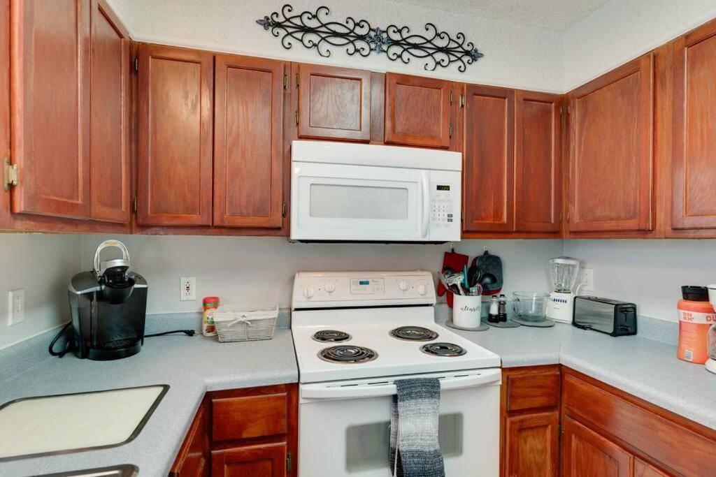 Lovely 2 Bdr Condo With Balcony 2M To Broadway Nashville Buitenkant foto