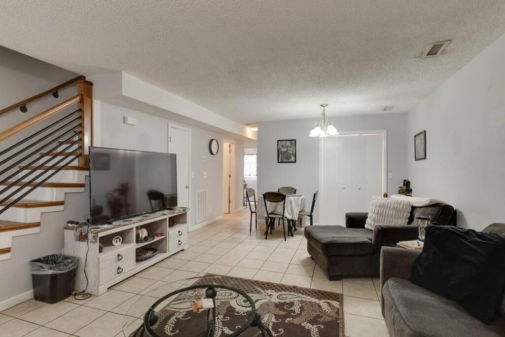 Lovely 2 Bdr Condo With Balcony 2M To Broadway Nashville Buitenkant foto